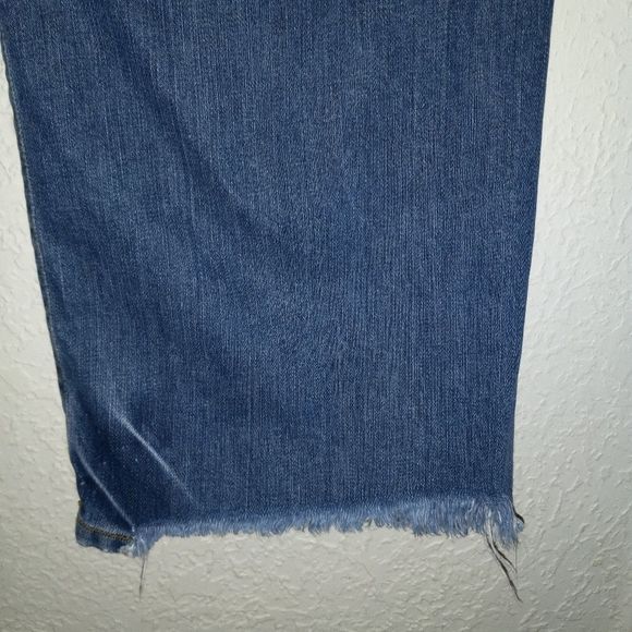 LUCKY BRAND BUTTON FLY JEANS - Picture 9 of 15